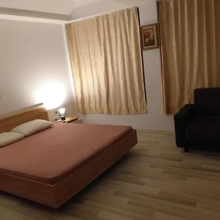 градина 度假居 阿赫洛伊